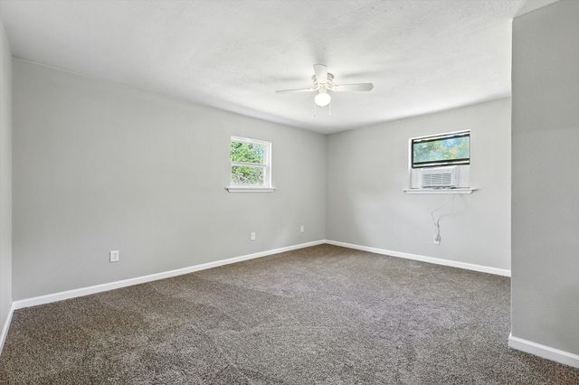 204 W Boyd Avenue, Bonham, TX 75418