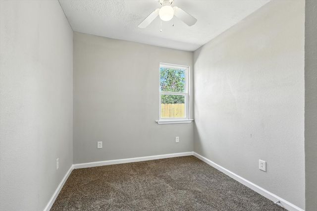 204 W Boyd Avenue, Bonham, TX 75418