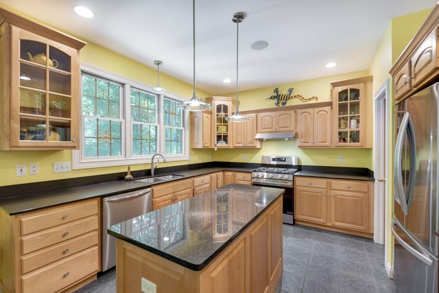 543 Windridge Drive, Chesterton, IN 46304
