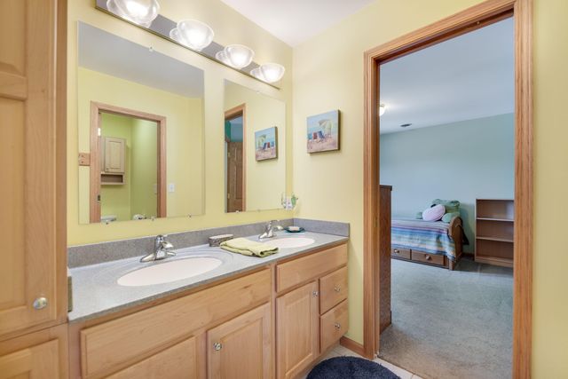 543 Windridge Drive, Chesterton, IN 46304