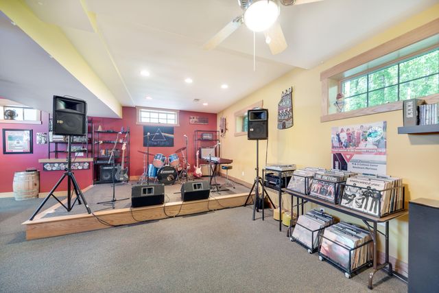 543 Windridge Drive, Chesterton, IN 46304