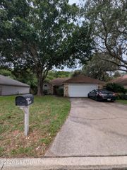1586 N CRABAPPLE COVE Court, Jacksonville, FL 32225