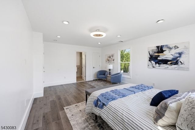 64 Longfellow Dr, Woodbridge Twp., NJ 07067