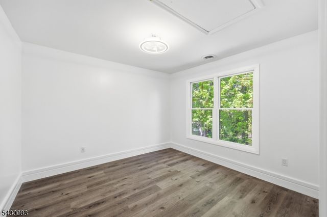 64 Longfellow Dr, Woodbridge Twp., NJ 07067
