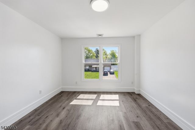 64 Longfellow Dr, Woodbridge Twp., NJ 07067