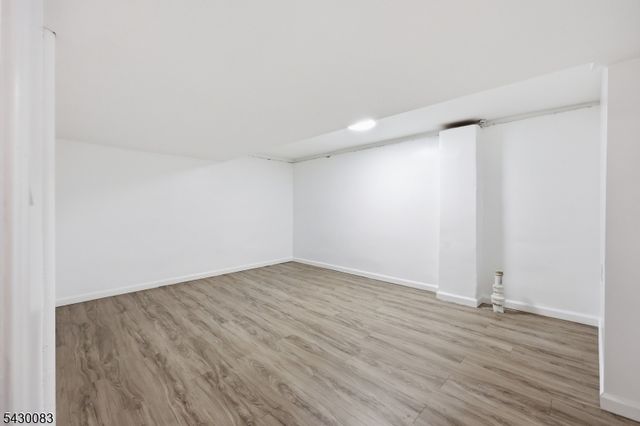 64 Longfellow Dr, Woodbridge Twp., NJ 07067