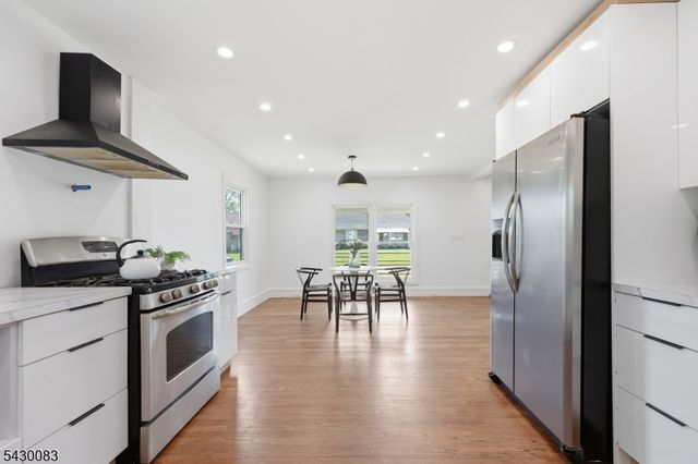 64 Longfellow Dr, Woodbridge Twp., NJ 07067