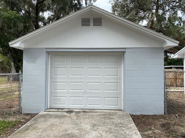 38415 9TH AVENUE, Zephyrhills, FL 33542