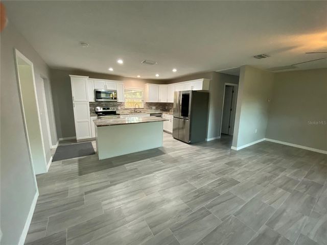 38415 9TH AVENUE, Zephyrhills, FL 33542