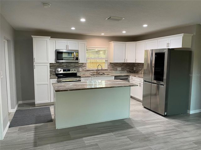 38415 9TH AVENUE, Zephyrhills, FL 33542