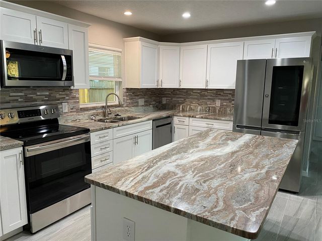 38415 9TH AVENUE, Zephyrhills, FL 33542