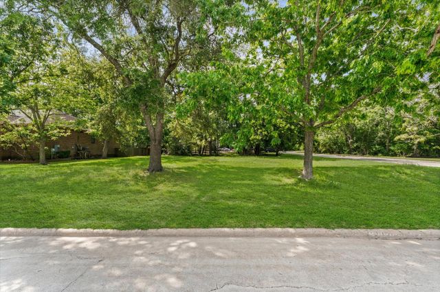 508 Independence Drive, Friendswood, TX 77546