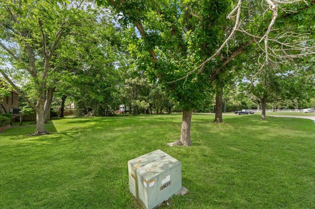 508 Independence Drive, Friendswood, TX 77546