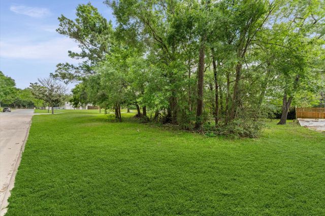 508 Independence Drive, Friendswood, TX 77546