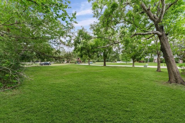 508 Independence Drive, Friendswood, TX 77546