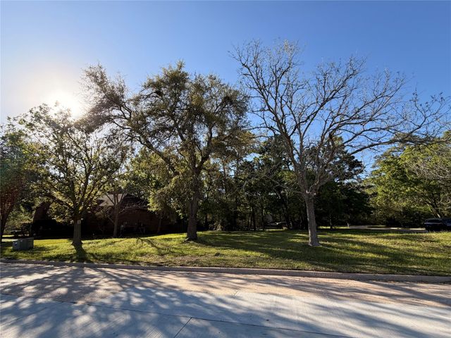 508 Independence Drive, Friendswood, TX 77546
