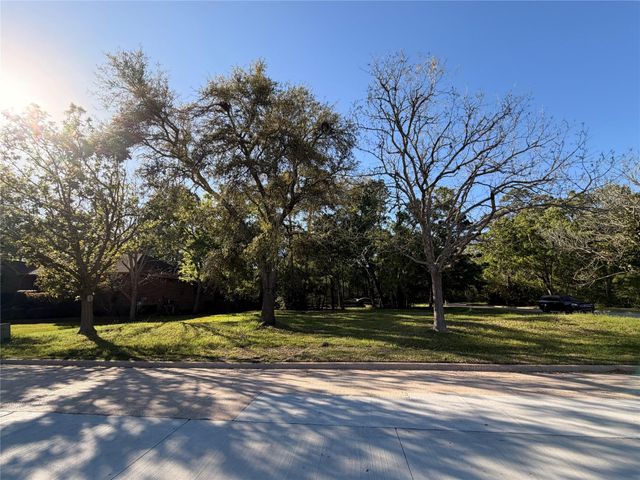 508 Independence Drive, Friendswood, TX 77546