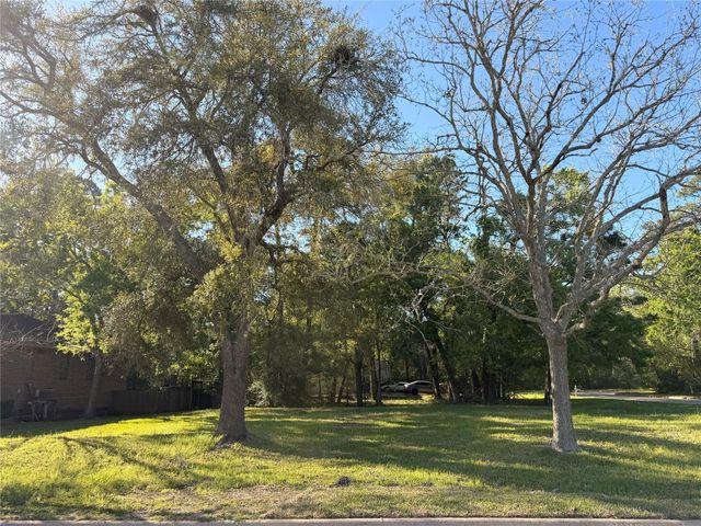 508 Independence Drive, Friendswood, TX 77546
