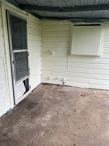 5409 Houghton Avenue, Fort Worth, TX 76107