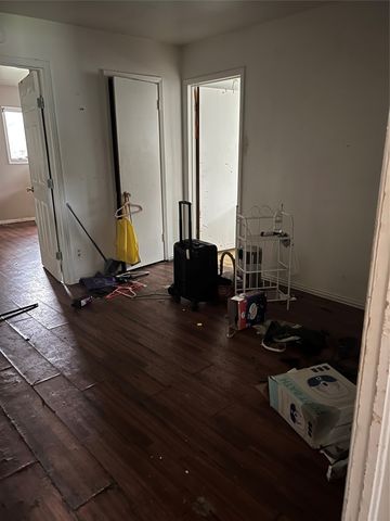 5409 Houghton Avenue, Fort Worth, TX 76107