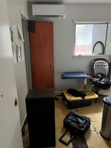 5409 Houghton Avenue, Fort Worth, TX 76107