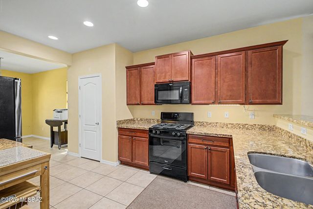 11427 W Spear Shaft Drive, Marana, AZ 85658