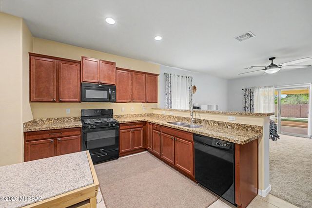 11427 W Spear Shaft Drive, Marana, AZ 85658