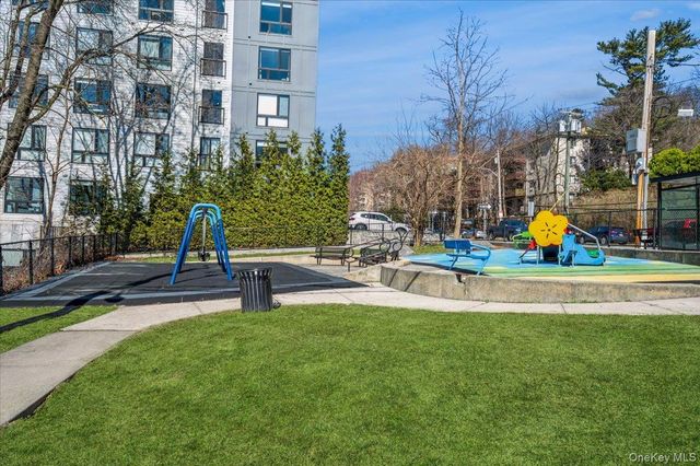 1020 Warburton Avenue 5A, Yonkers, NY 10701