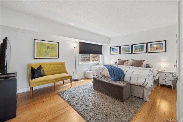 1020 Warburton Avenue 5A, Yonkers, NY 10701