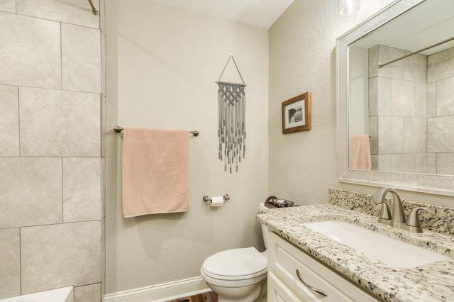 218 Palm Lane, Lake Jackson, TX 77566