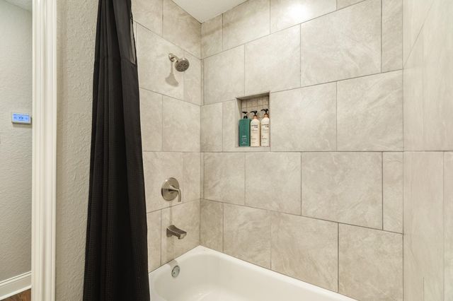218 Palm Lane, Lake Jackson, TX 77566