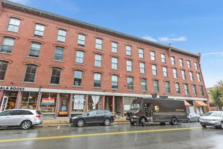 165 Market St 4, Lowell, MA 01852
