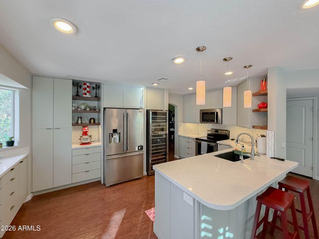 4834 E MONTE Way, Phoenix, AZ 85044