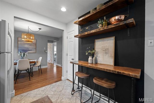 6143 Pointview Lane, St Louis, MO 63123
