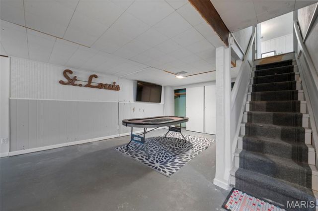 6143 Pointview Lane, St Louis, MO 63123