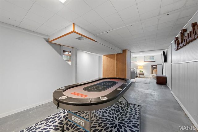6143 Pointview Lane, St Louis, MO 63123