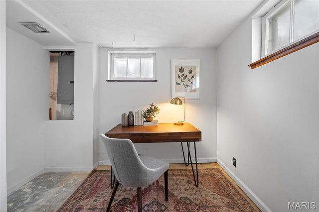 6143 Pointview Lane, St Louis, MO 63123