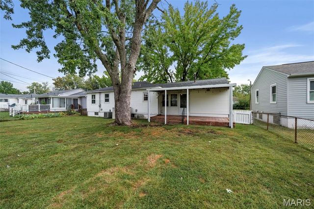 6143 Pointview Lane, St Louis, MO 63123