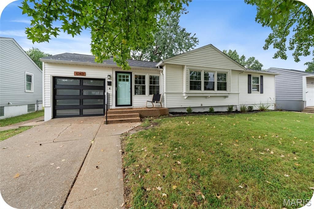 6143 Pointview Lane, St Louis, MO 63123