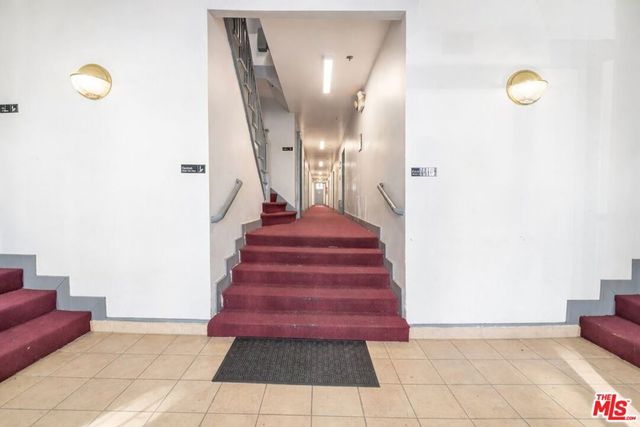 537 S Kenmore Avenue 400, Los Angeles, CA 90020