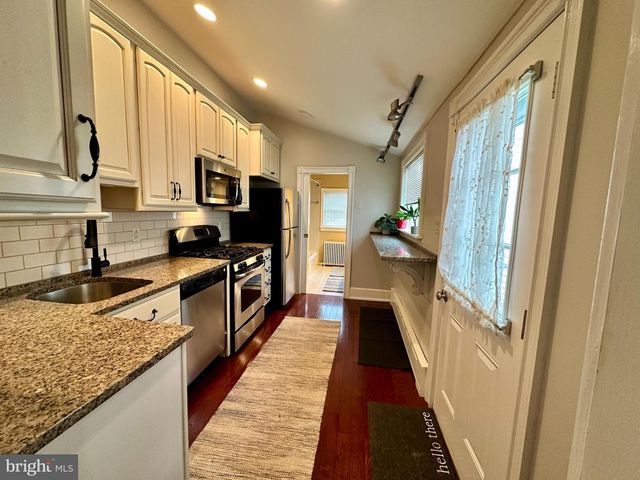 413 N 9TH ST, Allentown, PA 18102