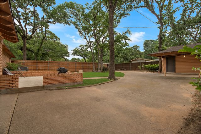 1200 Barker Street, Arlington, TX 76012