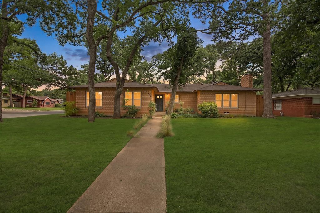 1200 Barker Street, Arlington, TX 76012