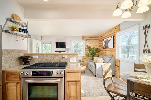 1907 E PERSHING BLVD, Cheyenne, WY 82001