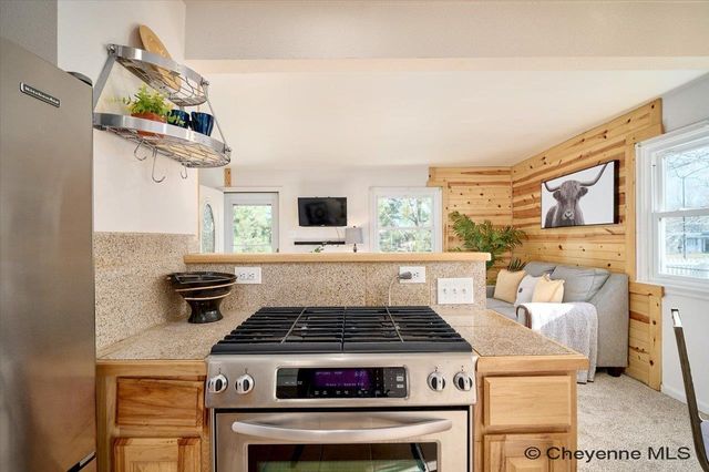 1907 E PERSHING BLVD, Cheyenne, WY 82001