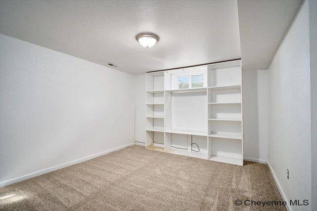 1907 E PERSHING BLVD, Cheyenne, WY 82001