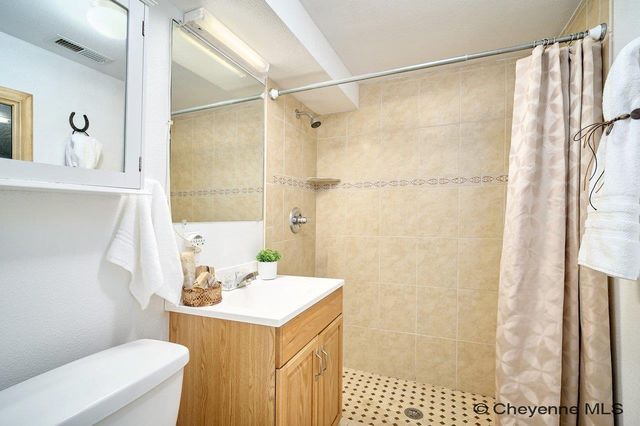 1907 E PERSHING BLVD, Cheyenne, WY 82001