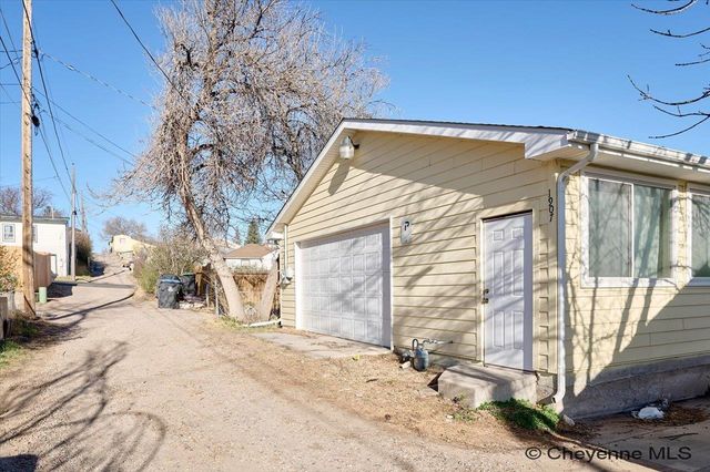 1907 E PERSHING BLVD, Cheyenne, WY 82001