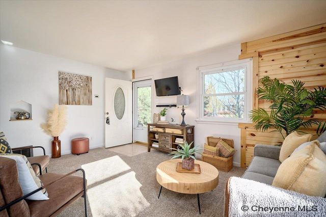 1907 E PERSHING BLVD, Cheyenne, WY 82001