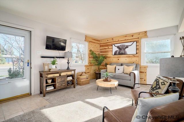 1907 E PERSHING BLVD, Cheyenne, WY 82001